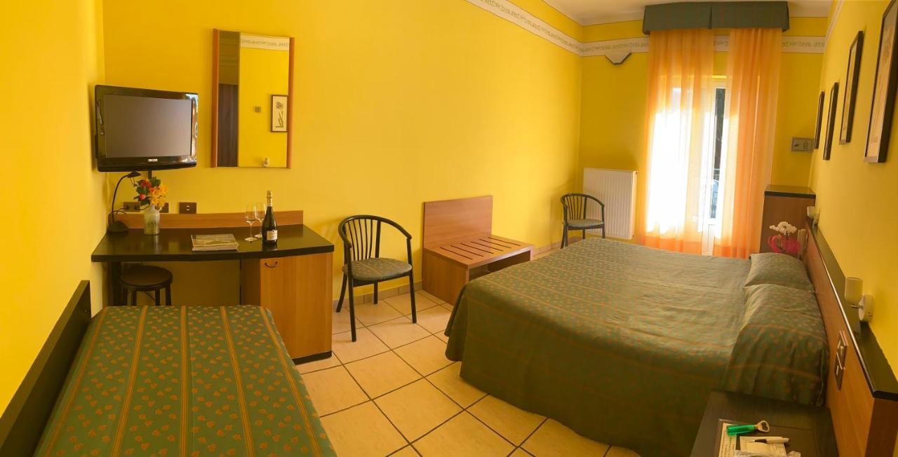 Hotel Del Fiume กันโนบีโอ ภายนอก รูปภาพ