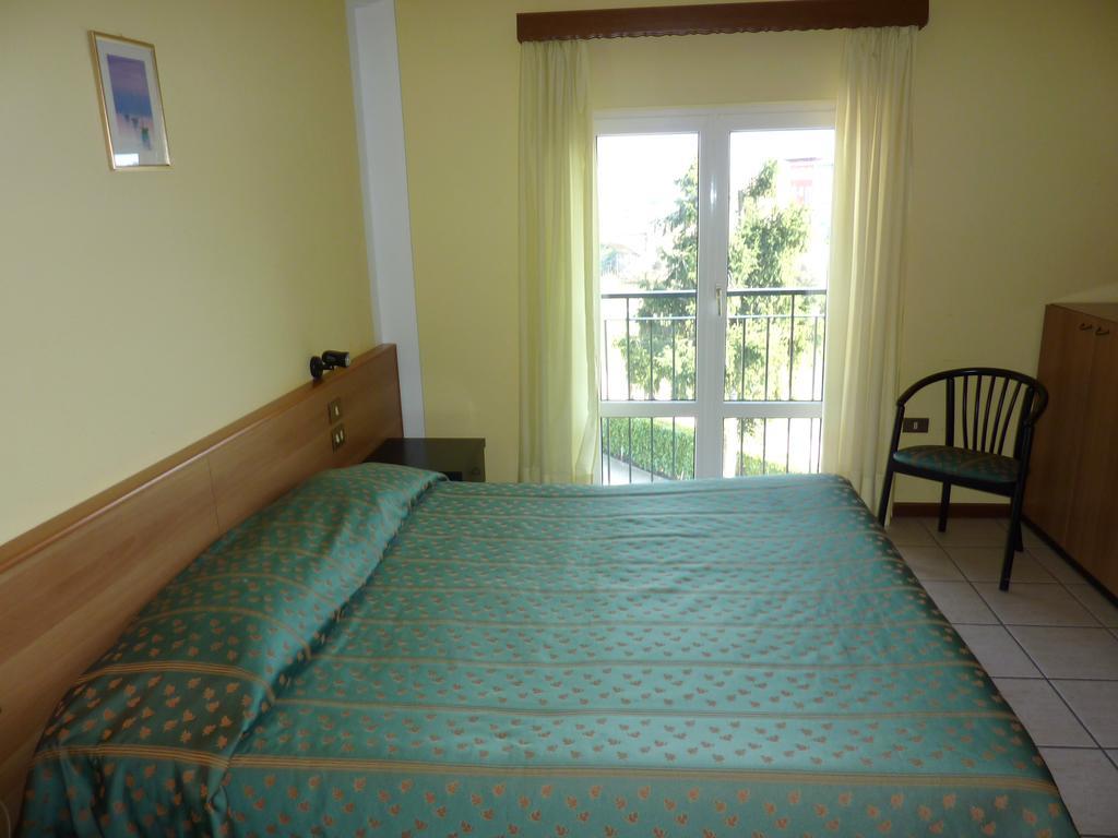 Hotel Del Fiume กันโนบีโอ ภายนอก รูปภาพ